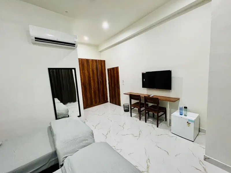 Twin sharing AC room at Karol's Villa Girls PG, Siddharth Nagar, Malviya Nagar (photo 10)