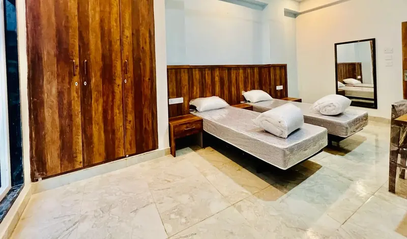 Twin sharing AC room at Karol's Villa Girls PG, Siddharth Nagar, Malviya Nagar (photo 23)